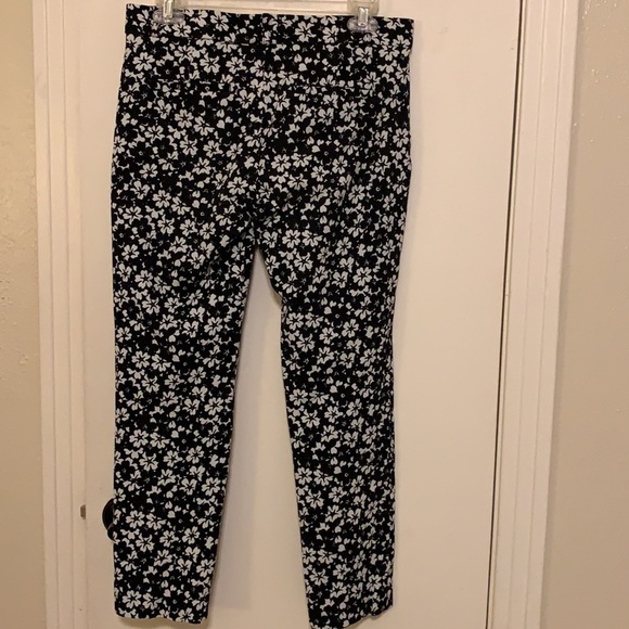 Banana Republic Floral Skinny Pants - Picture 2 of 6
